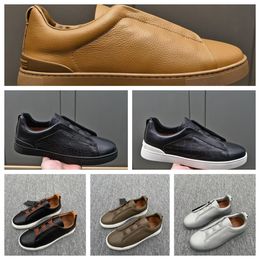2024 Fashion Design Leather Casual Board Shoes Heren schoenen Nieuwe cowhide low-top zakelijk leer schoenen heren plat rijden reisschoenen