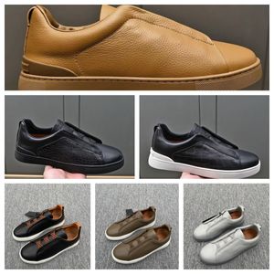 2024 Fashion Design Leather Casual Board Shoes Heren schoenen Nieuwe cowhide low-top zakelijk leer schoenen heren plat rijden reisschoenen