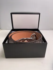 2024 Cinturones de diseñador de moda Hombres Cinturones para mujer Hebilla de oro grande Cinturón de cuero genuino Impresión de celosía con 20 colores 3.8 cm