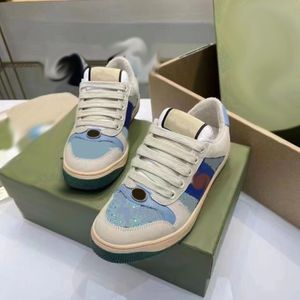 2024 Diseñador de moda Zapatos casuales azules para hombres y mujeres Ventilate cómodos diamantes de cuero versátiles zapatos casuales de base plana DD0331 35-44 4