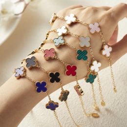 2024 Bracelets de créateurs de mode pour femmes, élégants, trèfle à 4/quatre feuilles, médaillon, bracelets à breloques, chaînes ras du cou de haute qualité, bijoux plaqués or 18 carats, cadeau pour filles