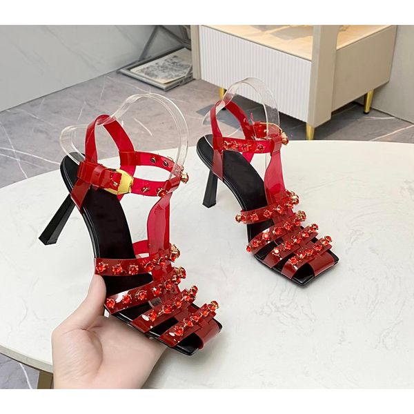 2024 Zapatos de vestir de diseñador de moda Sandalias de tacón alto medio fino para mujer con uñas delicadas y cómodas Material de cuero para mujer Tamaños 35-42