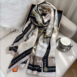 2024 Fashion Designer Scarf dames Luxury Shek Scarf Classic printemps 180-90 Square de soie Soft High Quality Femmes Châle 20kr