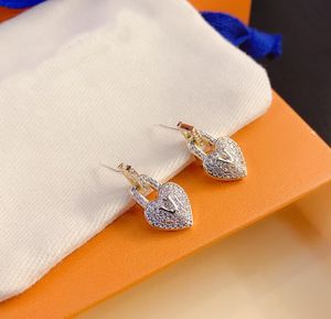 2024 Mode Oorbellen Sieraden Accessoires Dames Designer Merk Oorbel Oorsteker Letter Ingelegde Diamanten Luxe 925 Zilveren Hart Feestsieraden