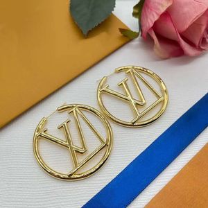 2024 Fashion Gold Hoop Oorbellen Lady Vrouwen Party Bruiloft Liefhebbers Gift Engagement Sieraden voor Bruid Stud 568ppp