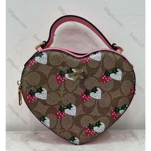 2024 Mode hartvormige mooie schoudertassen voor vrouwen pu lederen vrouwelijke crossbody tassen vintage casual handtassen