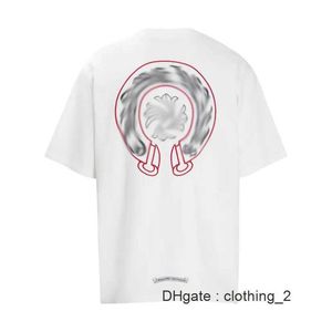 2024 Moda Marca de lujo Ch Camiseta Mate Boys Graffiti Cross Sánscrito Mangas cortas para parejas DB0V