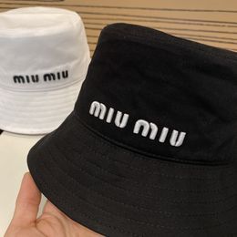 2024 Chapeau de pêcheur de luxe de mode MUI MUI Chapeau pour hommes et femmes de haute qualité en pur coton soins de la peau chapeau de protection solaire d'été
