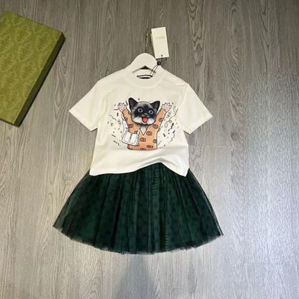 2024 Mode Designer de luxe Enfants Ensembles T-shirt Jupe en voile Marque de mode britannique Trésors pour enfants d'été et jupe à capuche en deux pièces en coton