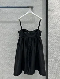 2024 Moda de lujo de verano para mujer Vestidos ahuecados Diseño de marca Vestido sin mangas Señora Casual Vestido negro Diseñador Vestido elegante femenino