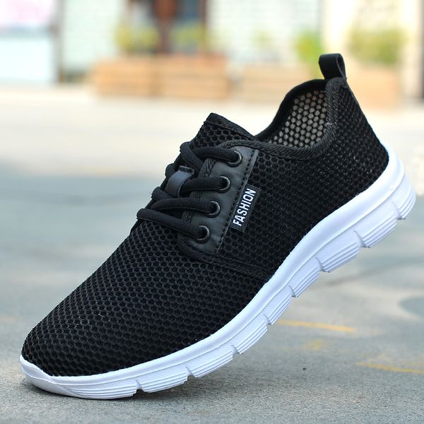 2024 Fashion Hommes ou femmes chaussures de course noir blanc confortable entraîneurs respirants baskets sportives Taille de l'extérieur 39-45 86glks