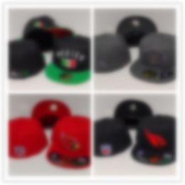 2024 Fashion Men's Foot Ball Fitted Hats Fashion Hip Hop Sport sur le football complet Caps de design fermé Full Cap pour hommes bon marché Mélange de bonnet H5-5.27