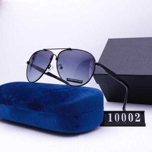 2024 Fashion Off Luxury Designer de luxe Nouveau homme et lunettes de soleil pour hommes et femmes au large de la marée carrée à l'étranger Tire des lunettes de polarisation 10002