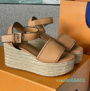 2024 Fashion Paille de chaussures coincees Bottom Dame Party Robe Chaussures Taille 35-42 avec boîte