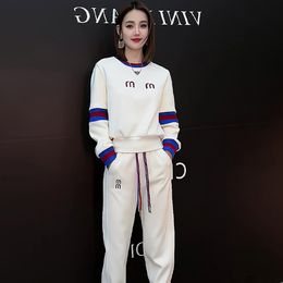2024 mode dames lente herfst tweedelige broekpakken minimalistische casual mm merk luxe designer sportpaksets