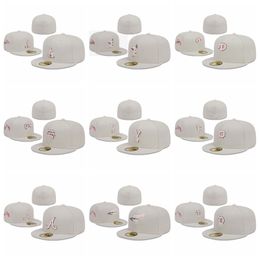 2024 Chaps ajustés Snacks Off Hat White Hat Caps de bask ajustés Tous les chapeaux Hip Hop Fashion Hop pour hommes Flat Ferm Ferm Ferm Fermed Sports Cap Sports