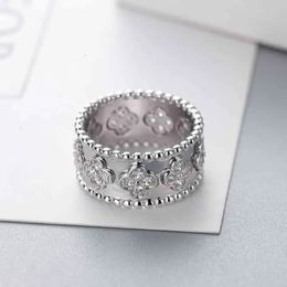 2024 Ring Cleef Cleef anillos de diseño de galeidoscopio de cuatro hojas Anillos de diseñador de calado para mujeres Ring de uñas de diamantes de oro de 18 km de 18 k