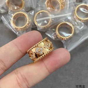 2024 Anillo de clave de trébol de cuatro hojas: caleidoscopio para mujer, anillos de uñas de oro y diamantes plateados para la fiesta de San Valentín - Joyería de diseñador