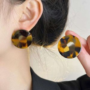 Boucles d'oreilles françaises Maillard Hawksbill, lettre M, nouvel an, automne hiver, légères, uniques et exagérées, 2024