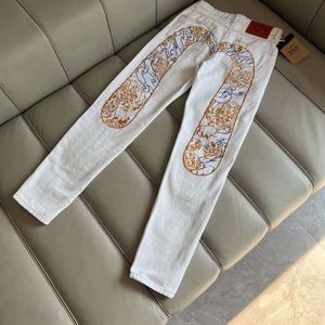 2024 Fushen Broidered Jeans Personnalité décontractée pour hommes Loose Imprimé Slim For pour minceur pantalon polyvalent chinois 801633