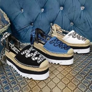 2024 Gaia -platform Espadrilles Stella McCartney Sandalen 8 cm toenemende mode Wedge Denim Zomerschoenen Dames canvas sandaalstro hakken pomp veter omhoog sneaker