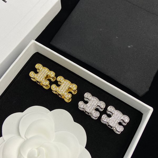 2024 Pendientes de diseñador de acero inoxidable de oro Carta de la marca de la marca Diamante Pearl Pearring Joya de boda Fiesta de cumpleaños Regalos