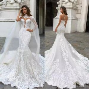 2024 Magnifique robes de mariée sirène avec cape sheer plongeant le cou bohème robe de mariée en dentelle robes de mariée appliqués