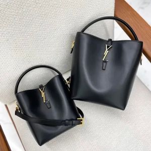 2024 Hoogwaardige Designer Bucket Bag Schoudertas Zachte lederen Mini Dames Tote Purse Turn Luxury Tote Fashion boodschappentas Multi-gekleurde portemonnee Satchel