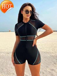 2024 Swimwwear de concepteur de haute qualité Femme Peachtan Suite de surf à manches courtes noires One Piece Femme Patchwork Sporty avec Shorts Bathing Sui