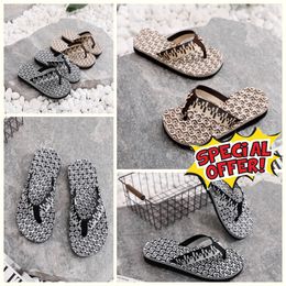 2024 Sandalias de mujer GAI de alta calidad zapatillas para hombres Fashion Slipper Floral Slipplip Sandals Summer Beach Zapatos Bajo EUR 39-45