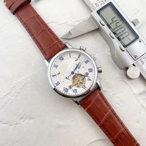 2024 Hoge kwaliteit Herenmode Horloge Mechanisch Automatisch Luxe Horloge Lederen band Diamant Datum Maanfase Beweging Horloge Heren Vaderdagcadeau