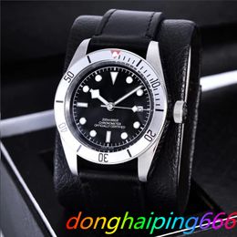 2024 Hoogwaardige herenontwerper Watch Automatische mechanische beweging Horloges voor WOemen Design Leather Riem Black Tank Tag Fashion Men's Watchs Motre de Relojs
