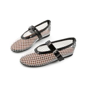 2024 Remaches de diamantes de imitación de cabeza redonda de alta calidad Mary Jane suela plana zapatos de ballet para mujer zapatos de malla ahuecados