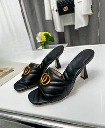 2024 Sandales pour femmes de haute qualité, talons hauts, pantoufles en cuir à boucle en métal G Taille 35-42 avec boîte et sac à provisions