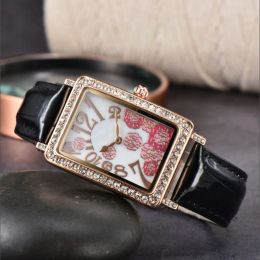 2024 Relojes para mujeres de alta calidad Movimiento de cuarzo AAA Reloj Case de plata rosa Correa de cuero Reloj de mujeres Top Wallwatches de diseñador de pulsera Genebra #128