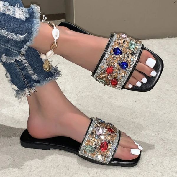 2024 Zapatos de mujer de alta calidad Zapatos de mujer de verano Punta cuadrada Colores mezclados Diamante brillante Punta abierta Zapatillas de tacón bajo 240226