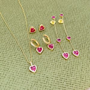 2024 Hot Fashion Luxury Love Heart Designer oorbellen kettingen set sieraden voor vrouwen 18k gouden roze roze stenen diamant cz zirkon drop ks merk oorrang choker ketting