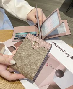 2024 portefeuille de conception de luxe chaude pour femmes porte-carte multifonction Pu Leather Femme Small Card Sac Court Pourse pour femmes