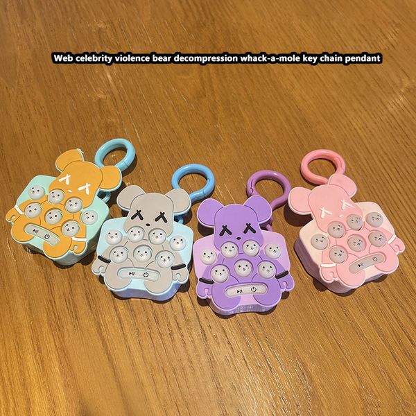 2024 Vente chaude en gros dessin animé mignon petit ours décompresse et bat Gophers sac à dos pendentif porte-clés pendentif cartable décoration cadeaux pour enfants amis