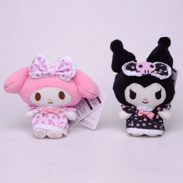 2024 Vente chaude en gros Kuromi Melody Robe florale mignon sac à dos pendentif porte-clés pendentif cartable décoration cadeaux pour enfants amis