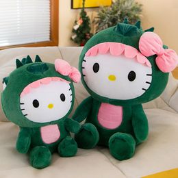 2024 Venta caliente al por mayor Nuevo dinosaurio Crossdressing Cat Doll Lindo KT juguetes de peluche Juegos para niños Compañeros de juego Regalos de vacaciones Decoración de la habitación Regalos de vacaciones