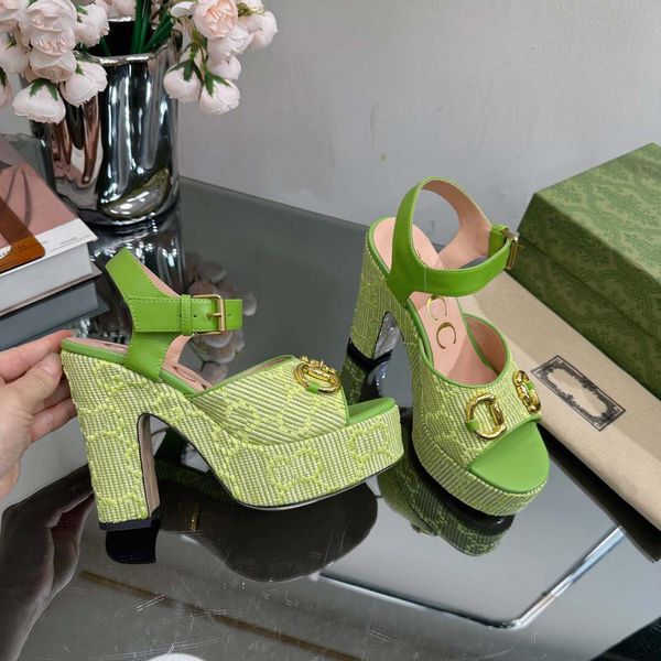 2024 Tacones más calientes con bolsa para polvo Zapatos de mujer Sandalias de diseñador Sandalias de calidad Altura del talón y sandalia Zapato plano Diapositivas Zapatillas por marca S386 011