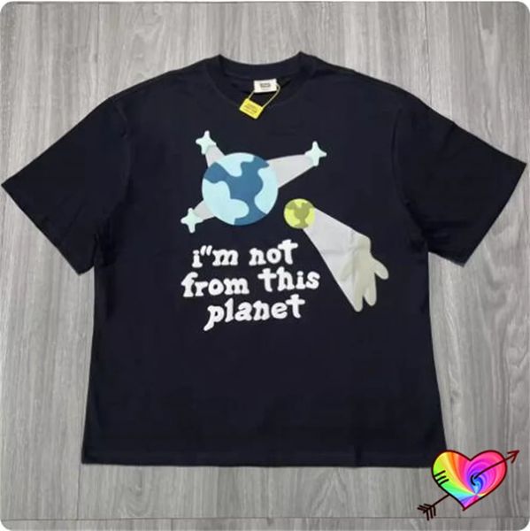 2024 Je ne suis pas de cette planète Tee Men Women Femmes Gray Broken Planet Market T-shirt Mousse Print Tops Space Sleeve courte 240511
