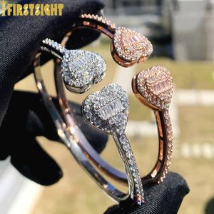 2024 Iced Out Bling Bring Heart Bracelet Gold Silver Color CZ Hearts Charm Bangle for Women Luxury Hip Hop Bijoux 240409