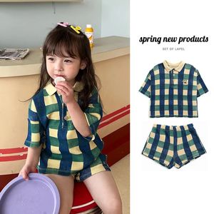 2024 Ins Childrens T-shirt Zomermeisjes Koreaanse stijl Zoete en schattige jurk Polo Top Wafelset Kleding 240323