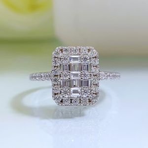 2024 Ins Top Verkoop Trouwringen Luxe Sieraden Echt 100% 925 Sterling Zilver T Prinses Geslepen Witte Moissanite Diamant Edelstenen Party Eternity Vrouwen bruids Ring Cadeau