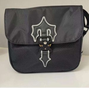 2024 IRONGATE T Bolso cruzado Reino Unido Londres Bolso de moda Bolsas impermeables Trapstar Diseñador de lujo Bolsa de mensajero deportiva Universidad 6611ess