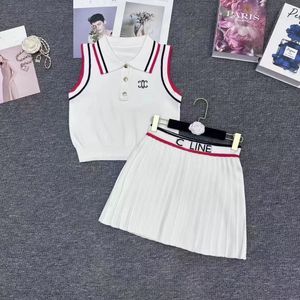 2024 NOUVEAU Italien Designer Pure Wind High Quality Spice Girl Sexy Small Vest High Taist Slim Kirt Suit