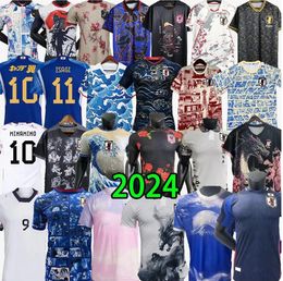 2024 JapAn Soccer Jerseys Cartoon Player Version Isagi Atom Tsubasa Minamino Hinata Doan Kubo Ito Mitoma Femmes Enfants Kit 23 24 Maillot de football uniforme spécial japonais