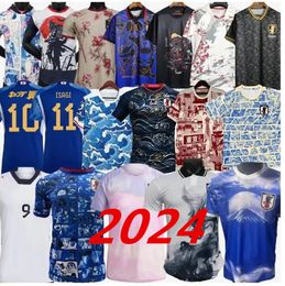 2024 JapAn Soccer Jerseys Cartoon UEDA ITO ISAGI ATOM Tsubasa Minamino Doan Kubo Mitoma Tomiyasu Endo Nakata 22 23 24 Uniforme japonais Chemise de football T chinois 999